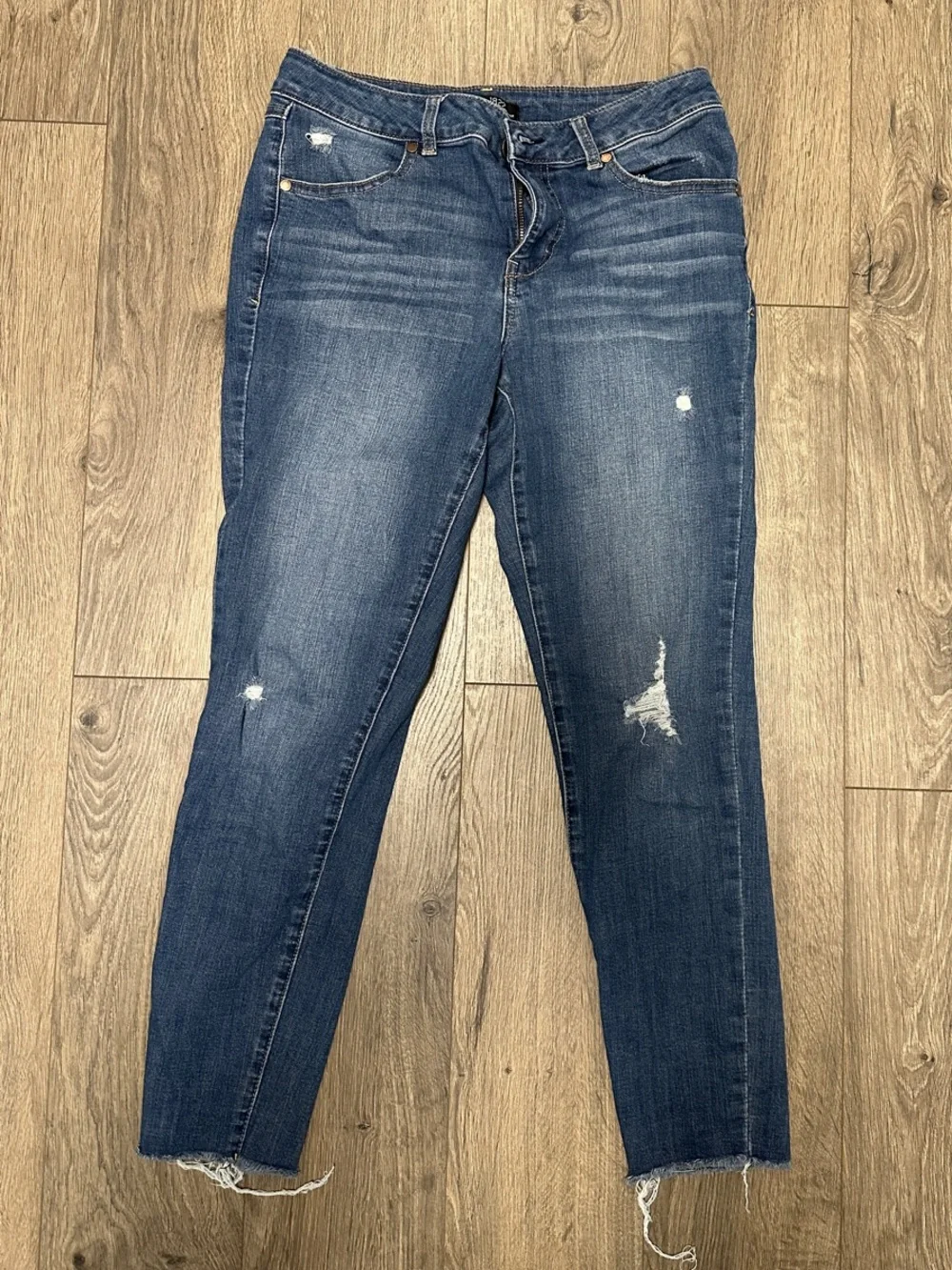 1822 Denim Medium Blue Distressed Women's Skinny Jeans
